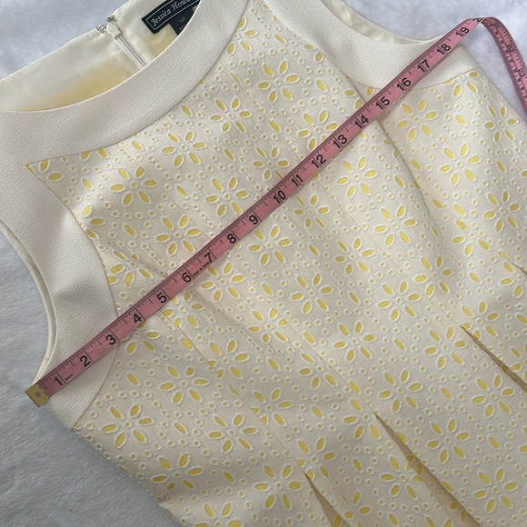 Women Plus Size Sleeveless Eyelet Flowers Pleated Butter Yellow Midi Dress 14P - Picture 7 of 11